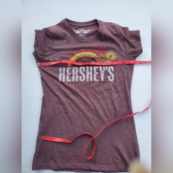Women's Hershey's T-shirt Size XL - Picture 2 of 3